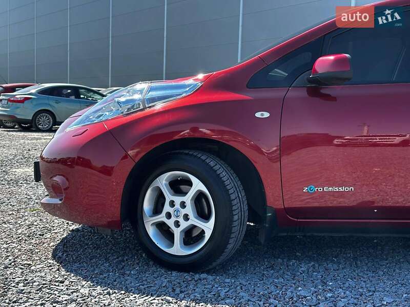 Хэтчбек Nissan Leaf 2012 в Львове