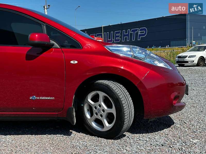 Хэтчбек Nissan Leaf 2012 в Львове