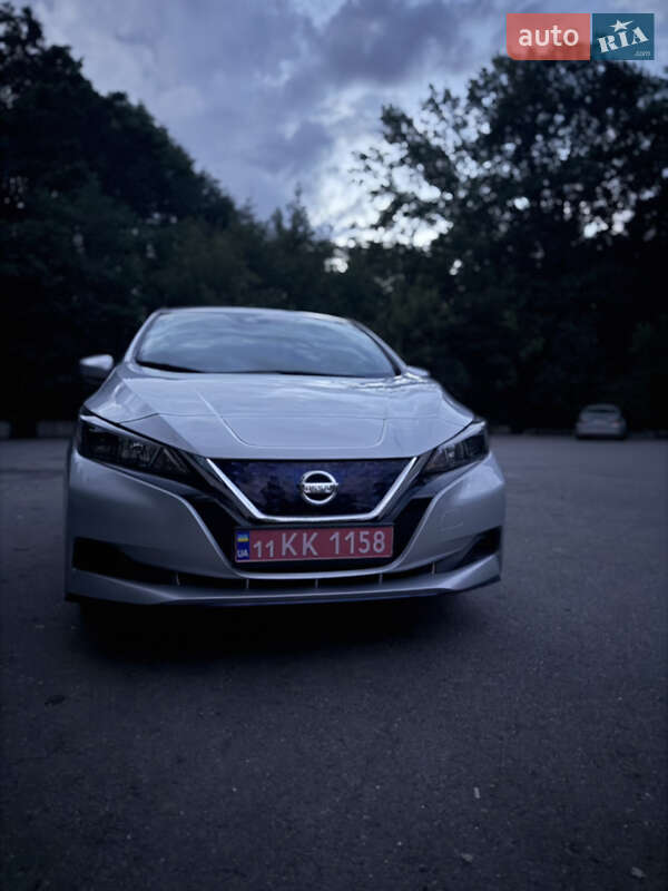 Хэтчбек Nissan Leaf 2022 в Киеве