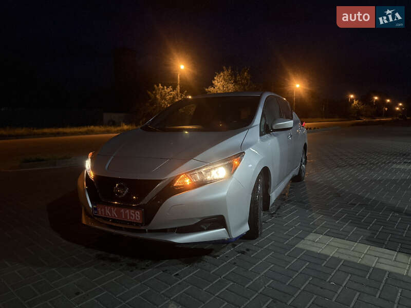 Хэтчбек Nissan Leaf 2022 в Киеве