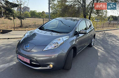 Хетчбек Nissan Leaf 2015 в Дніпрі