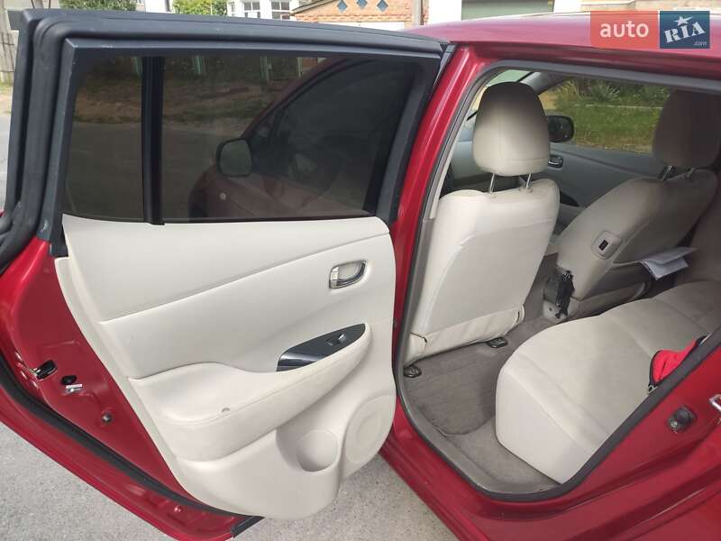 Хэтчбек Nissan Leaf 2011 в Виннице