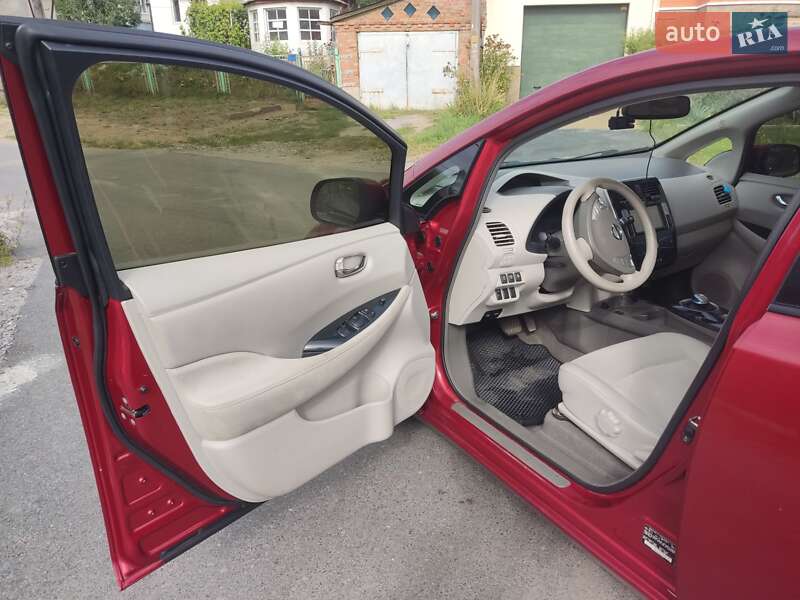 Хэтчбек Nissan Leaf 2011 в Виннице
