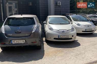Хетчбек Nissan Leaf 2016 в Дніпрі