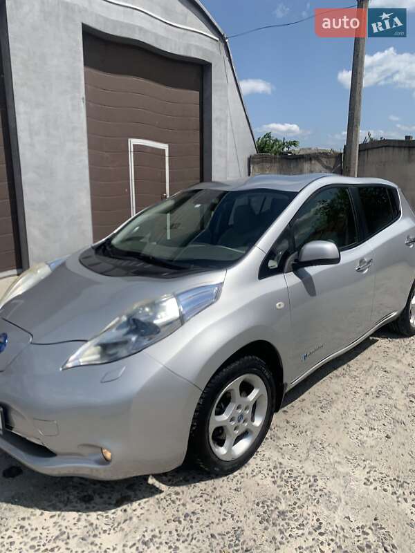 Хэтчбек Nissan Leaf 2011 в Дубровице фото 4 Хэтчбек Nissan Leaf 2011 в Дубровице