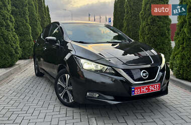 Хэтчбек Nissan Leaf 2019 в Городке