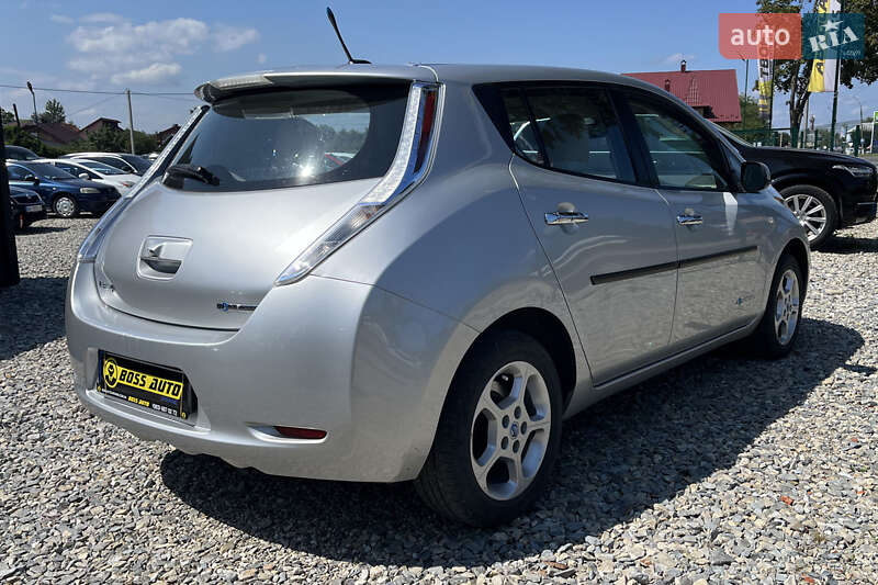 Хэтчбек Nissan Leaf 2011 в Коломые