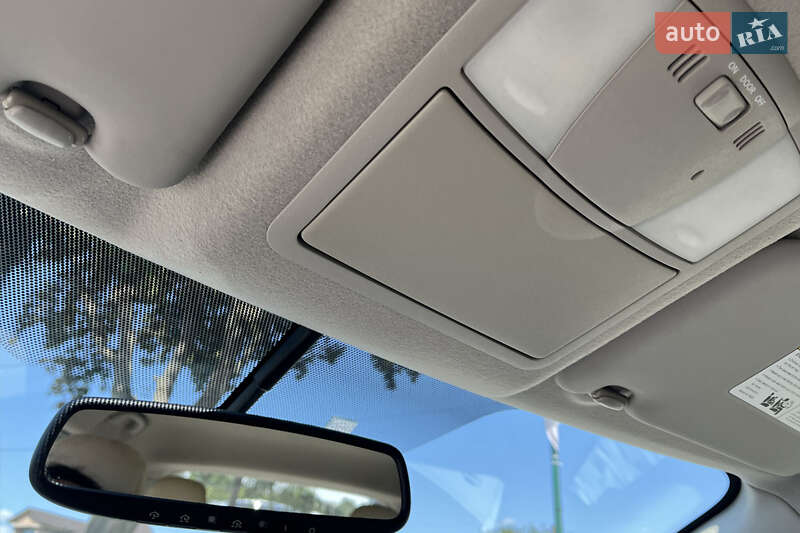 Хэтчбек Nissan Leaf 2011 в Коломые