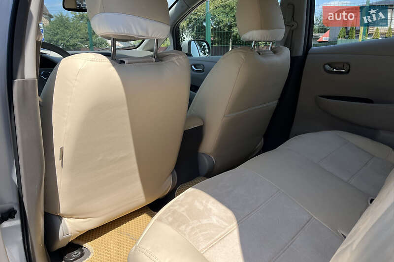 Хэтчбек Nissan Leaf 2011 в Коломые