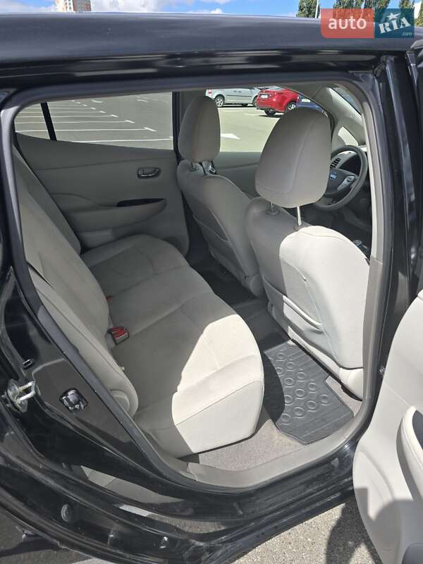 Хэтчбек Nissan Leaf 2012 в Киеве