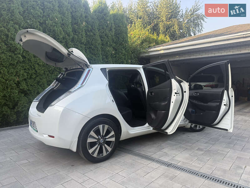 Хэтчбек Nissan Leaf 2013 в Днепре