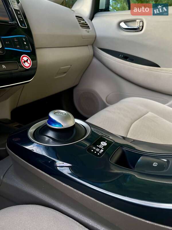 Хэтчбек Nissan Leaf 2012 в Золочеве