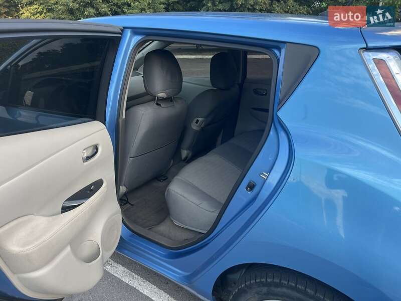 Хэтчбек Nissan Leaf 2011 в Черкассах