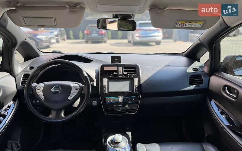 Хэтчбек Nissan Leaf 2015 в Черновцах