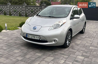 Хэтчбек Nissan Leaf 2015 в Ровно