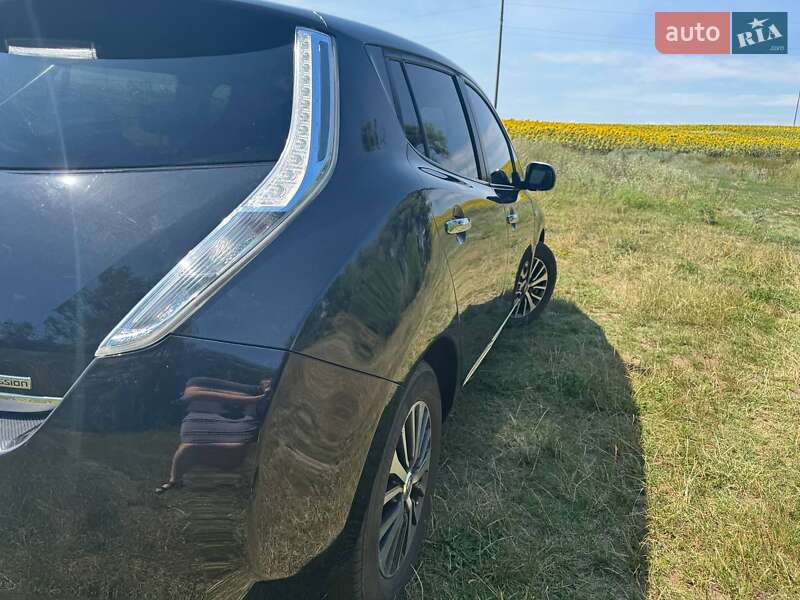 Хэтчбек Nissan Leaf 2014 в Змиеве