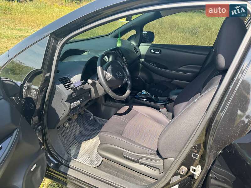 Хэтчбек Nissan Leaf 2014 в Змиеве
