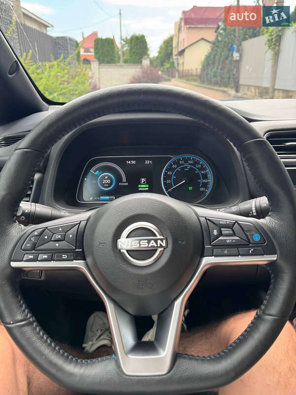 Хэтчбек Nissan Leaf 2023 в Черновцах