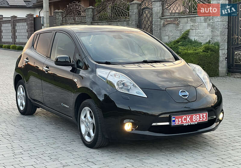 Хэтчбек Nissan Leaf 2015 в Ровно