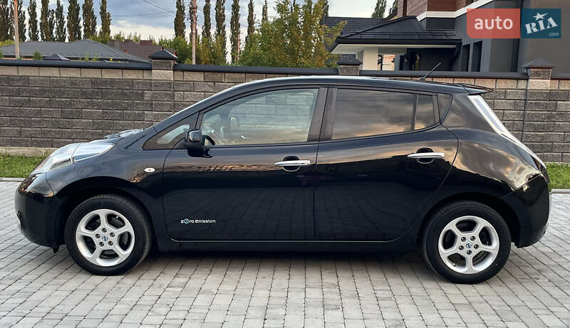 Хэтчбек Nissan Leaf 2015 в Ровно