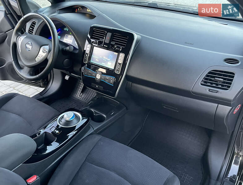 Хэтчбек Nissan Leaf 2015 в Ровно