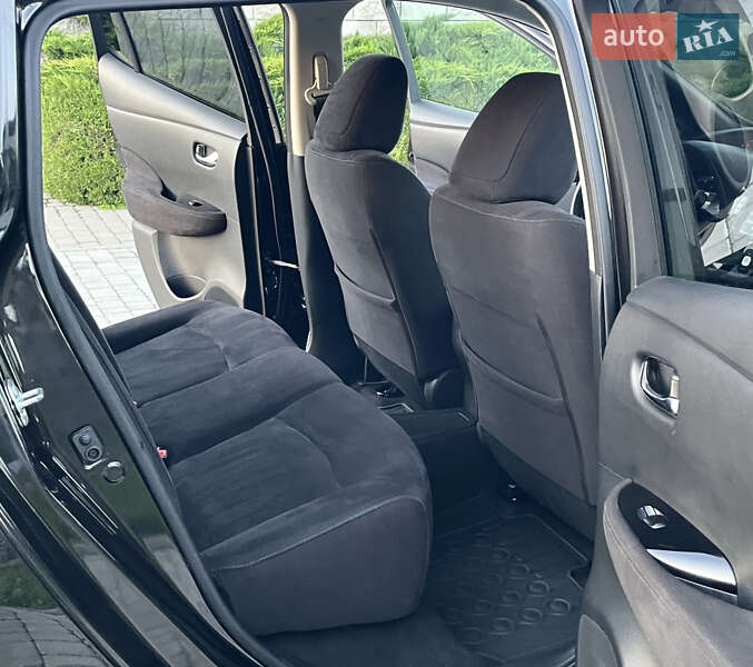 Хэтчбек Nissan Leaf 2015 в Ровно