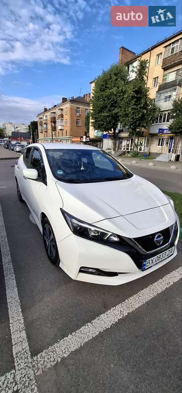 Хэтчбек Nissan Leaf 2018 в Хмельницком