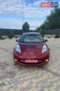 Хэтчбек Nissan Leaf 2012 в Черновцах