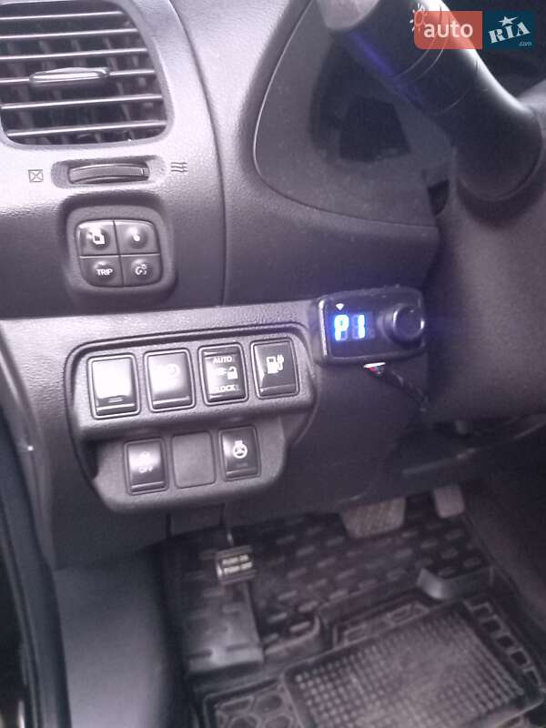 Хэтчбек Nissan Leaf 2013 в Заставной фото 8 Хэтчбек Nissan Leaf 2013 в Заставной