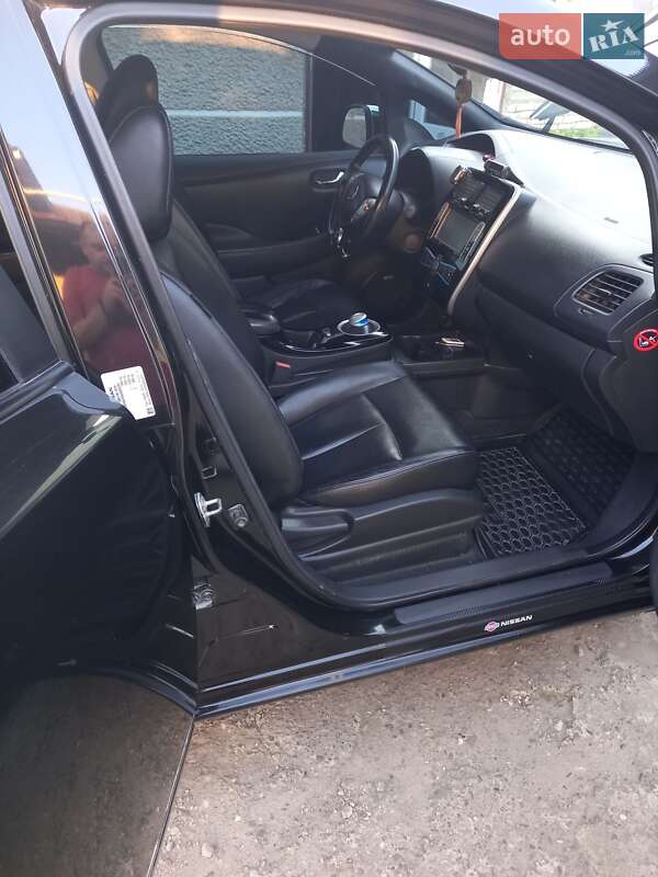 Хэтчбек Nissan Leaf 2013 в Заставной фото 14 Хэтчбек Nissan Leaf 2013 в Заставной