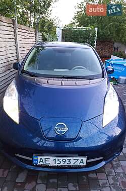 Хетчбек Nissan Leaf 2015 в Дніпрі