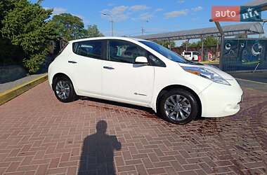 Хетчбек Nissan Leaf 2015 в Рівному