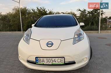 Хэтчбек Nissan Leaf 2013 в Николаеве