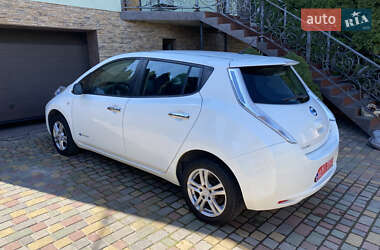 Хетчбек Nissan Leaf 2014 в 