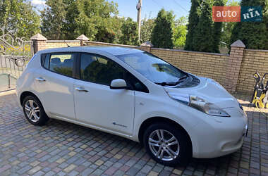 Хетчбек Nissan Leaf 2014 в 