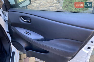 Хетчбек Nissan Leaf 2014 в 