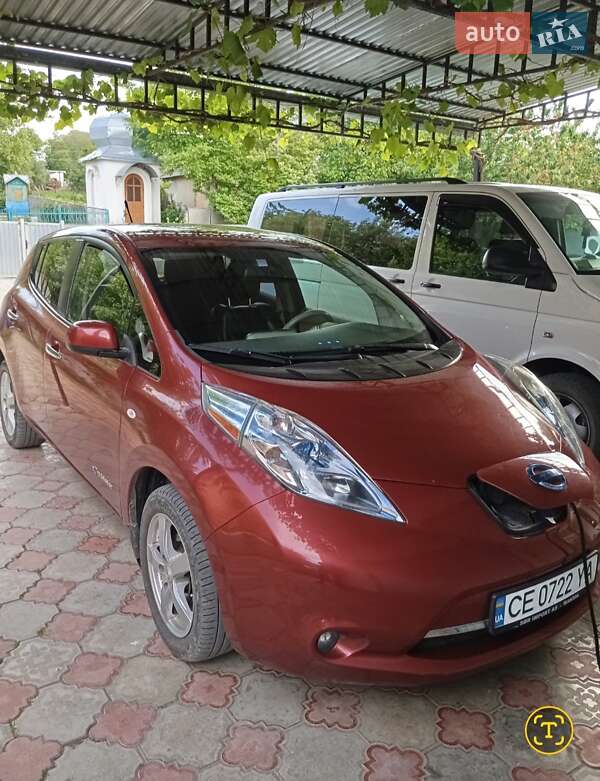 Хетчбек Nissan Leaf 2012 в Чернівцях