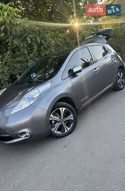 Хетчбек Nissan Leaf 2015 в Чорноморську