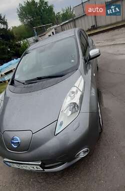 Хэтчбек Nissan Leaf 2014 в Каменском