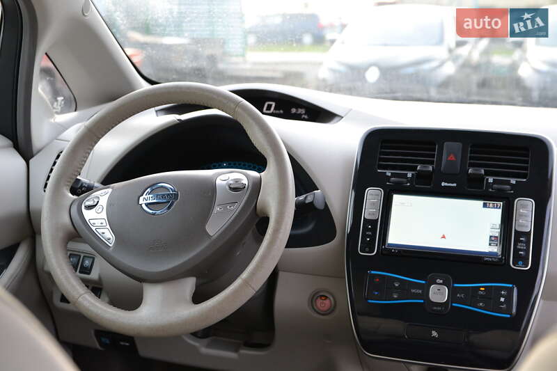 Хэтчбек Nissan Leaf 2012 в Луцке