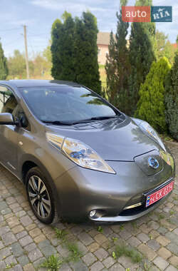 Хэтчбек Nissan Leaf 2016 в 