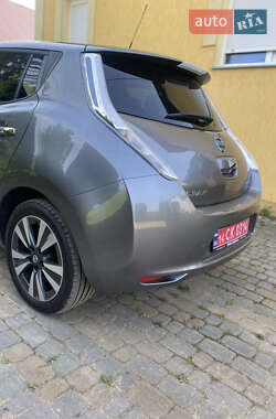 Хэтчбек Nissan Leaf 2016 в 