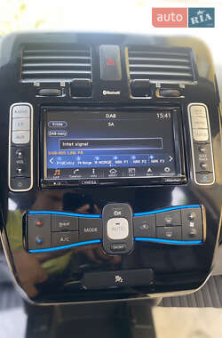 Хэтчбек Nissan Leaf 2016 в 