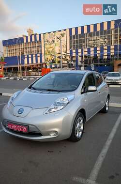 Хэтчбек Nissan Leaf 2013 в Днепре