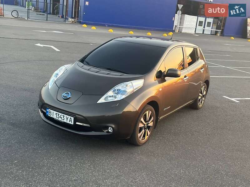 Хэтчбек Nissan Leaf 2016 в Полтаве