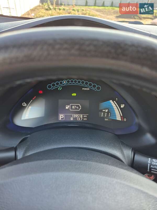 Хэтчбек Nissan Leaf 2014 в Каменском