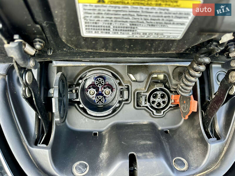 Хэтчбек Nissan Leaf 2016 в Киеве