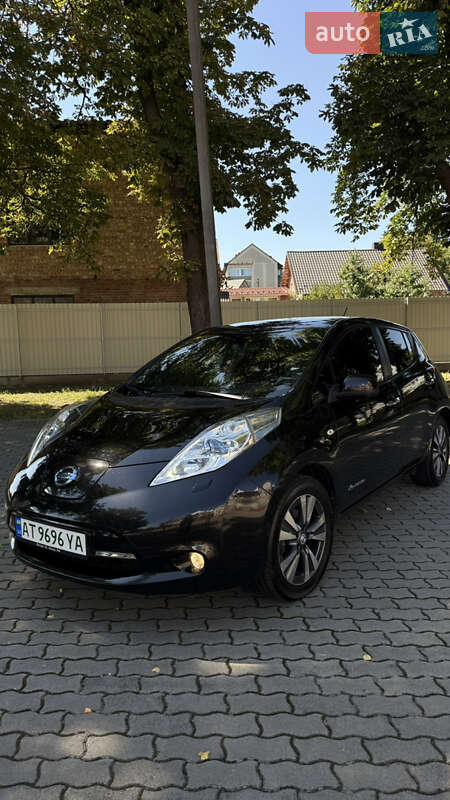Хэтчбек Nissan Leaf 2015 в Заболотове