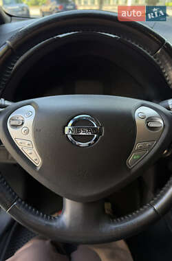 Хэтчбек Nissan Leaf 2015 в Заболотове