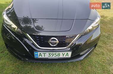 Хэтчбек Nissan Leaf 2020 в 